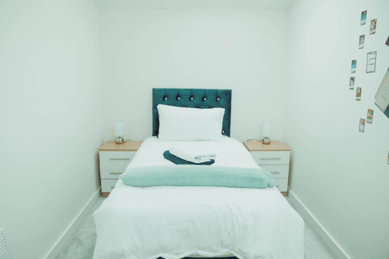 Bv Rare 3 Bedrooms At Conditioning House Bradford Perfect For Contractors Εξωτερικό φωτογραφία